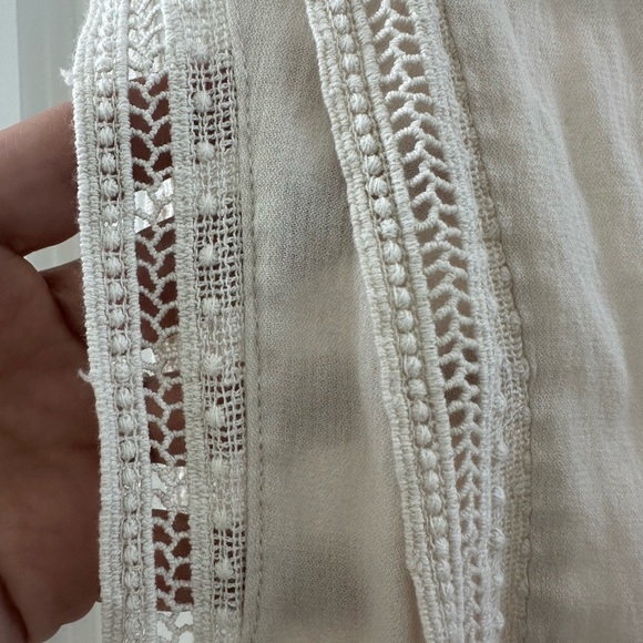 41 Hawthorn White Ivory V-neck lace detailed blouse size medium - Picture 5 of 6